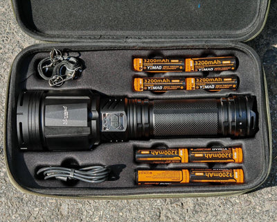 كشاف يدوي قوي من YEMAO إضاءة LED فائقة السطوع قابلة لإعادة الشحن مع بوكس لحماية وحفظ الكشاف