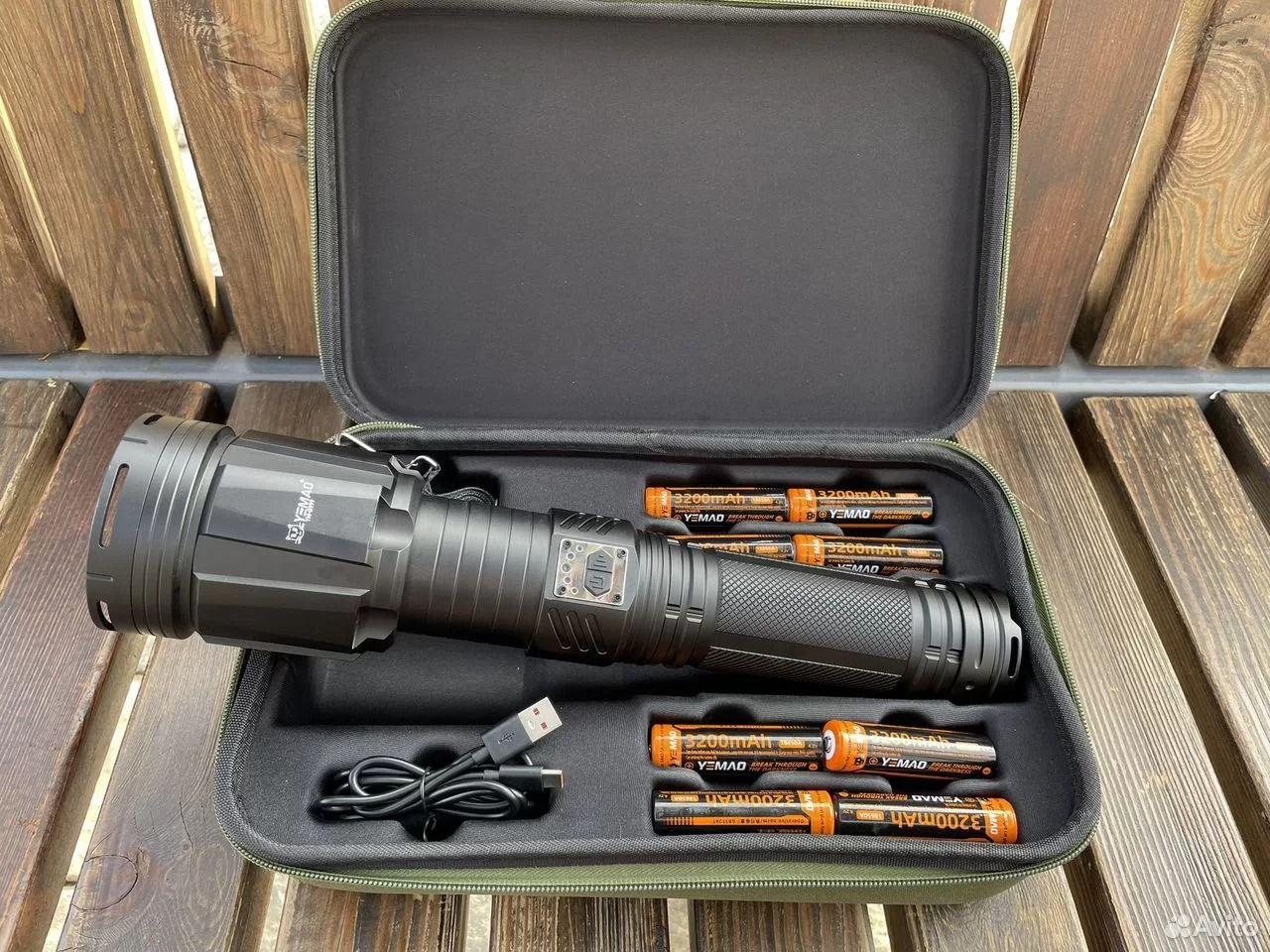 كشاف يدوي قوي من YEMAO إضاءة LED فائقة السطوع قابلة لإعادة الشحن مع بوكس لحماية وحفظ الكشاف