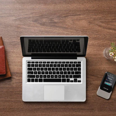 راوتر 5G محمول مع شاشة مقاس 2.4 بوصة سرعة عالية، بطارية تدوم حتى 12 ساعة، يدعم شريحة Nano SIM وeSIM من Green Lion