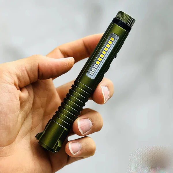 مصباح قلم متعدد الوظائف بضوء LED قوي وليزر أحمر – شحن Type-C – جسم معدني – مناسب للعمل والصيانة من YEMAO