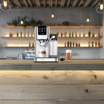 آلة إسبريسو أوتوماتيكية مع خزان حليب بقوه 15 بار من LePresso